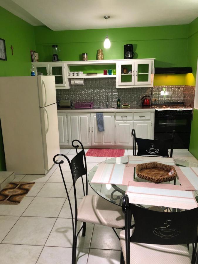 Tropical Apartments Tobago Scarborough Esterno foto