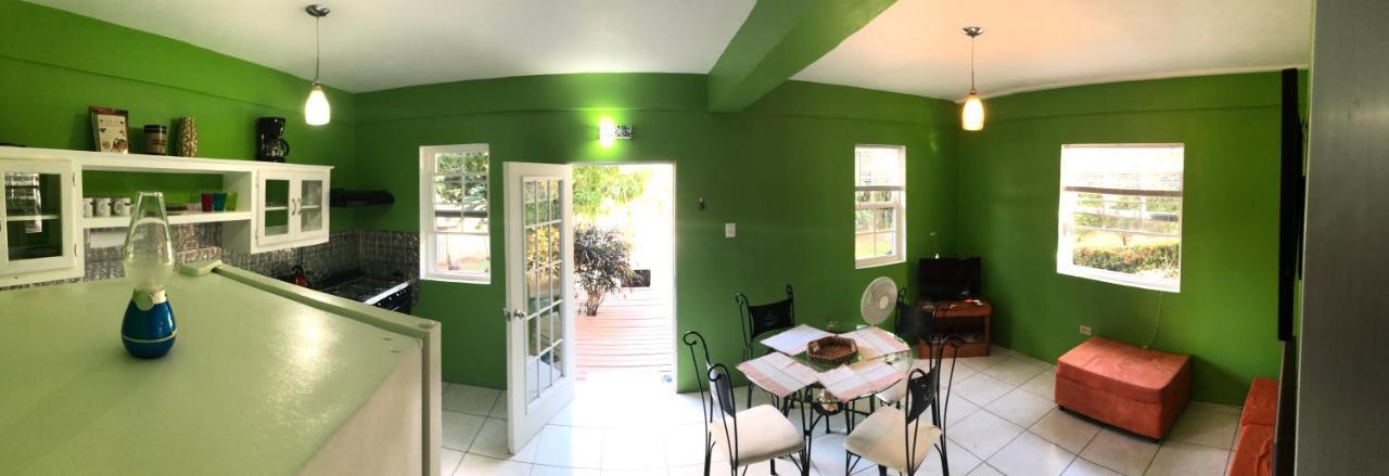 Tropical Apartments Tobago Scarborough Esterno foto